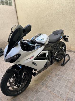 TRIUMPH DAYTONA 660 